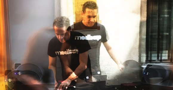 Theremyn_4 conecta el rock progresivo y la electrónica de los noventa en su nuevo single «El&nbsp;Artista»