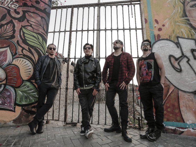 Berry expande el rock hecho en Cusco a todo el país con el estreno de «Cadenas de oro en mentes&nbsp;cortas»